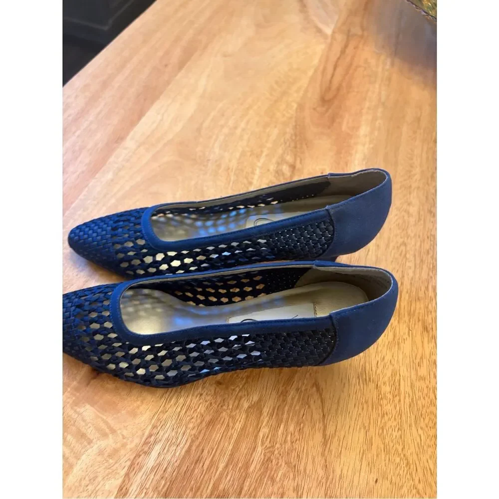 Vintage Fabulaire woven Navy Woven Pointed-Toe Heels. IOB. Size 7 M.